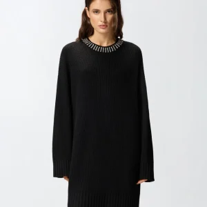Abito in maglia con collo strass